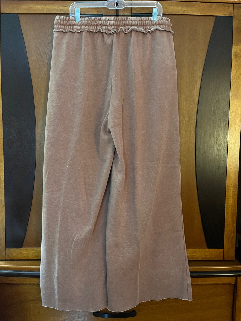 Zenana Outfitters Acid Washed Ash Mocha Wide Leg Fleece Lined Pants w/Pockets - Picture 6 of 9